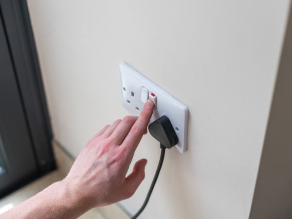 Switching plug off at socket